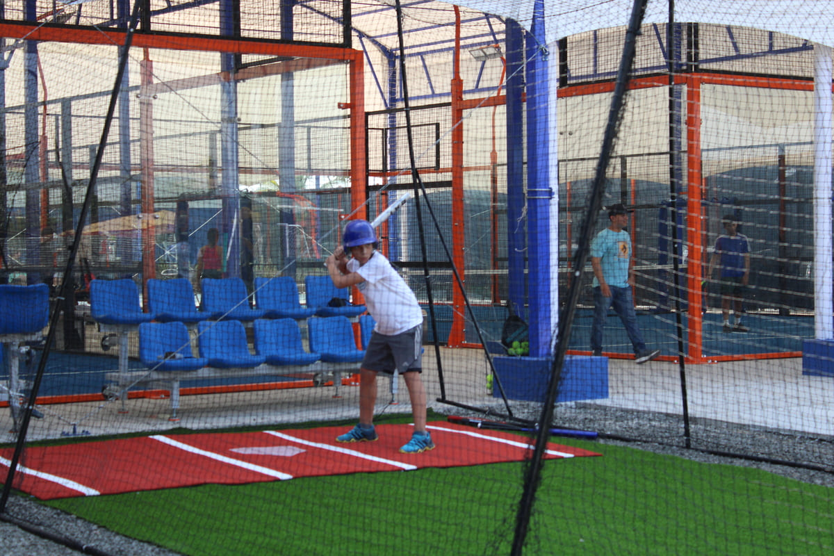 Infiniti Sport Center